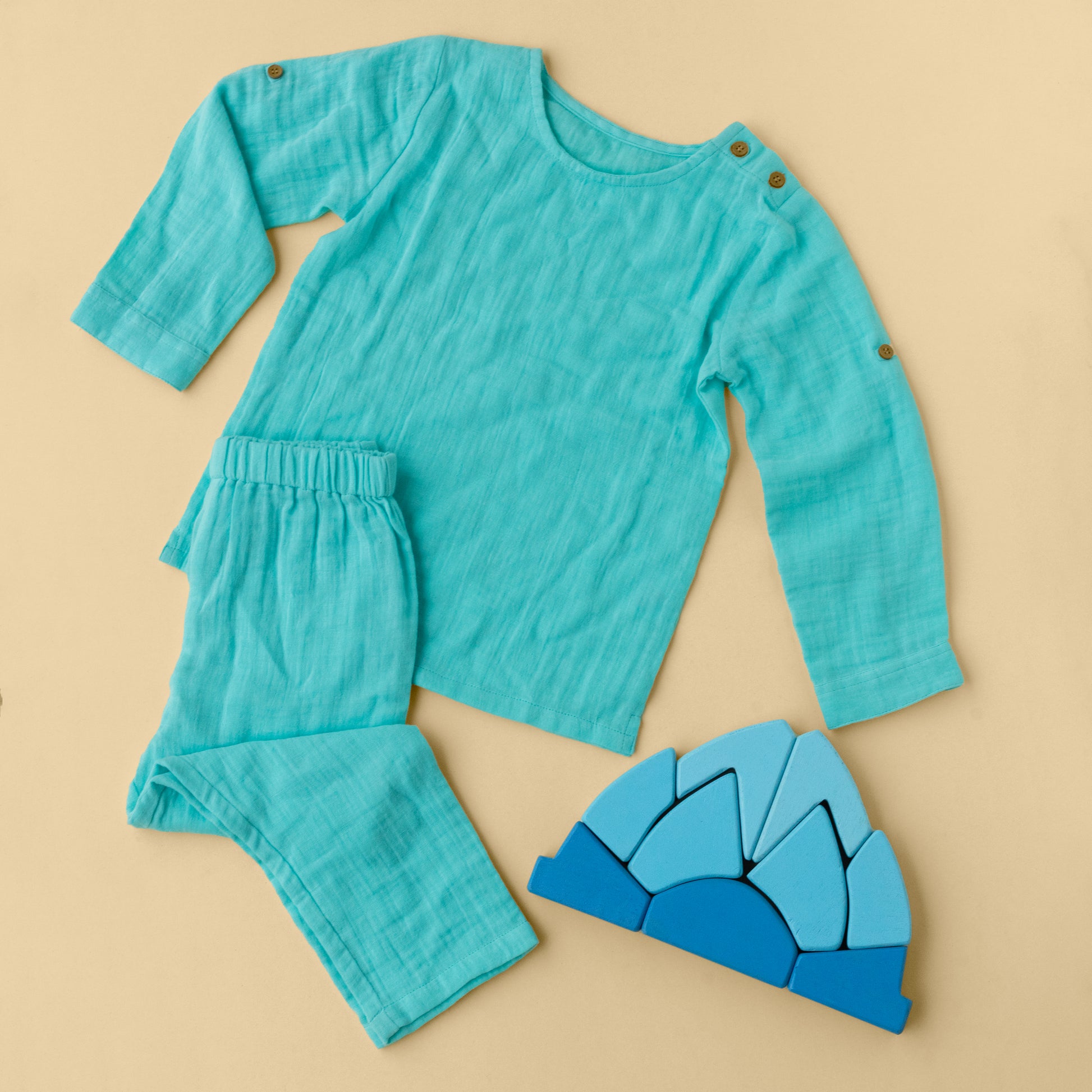 LOTUS TEMPLE WITH BLUE PAJAMA - GUBBACHHI