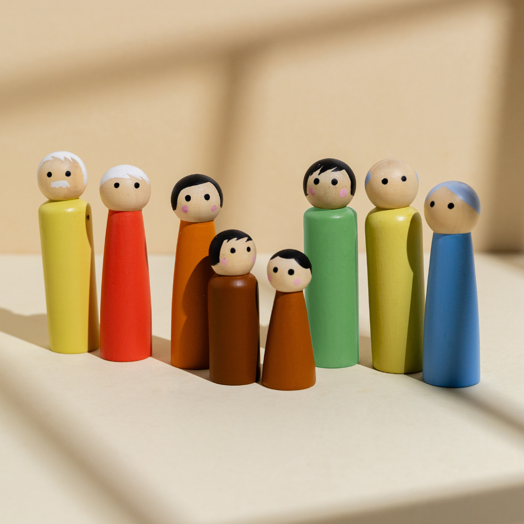 ONCE UPON A FARM - 10 Animals, 8 Peg Dolls, Play Mat & Story Booklet - GUBBACHHI