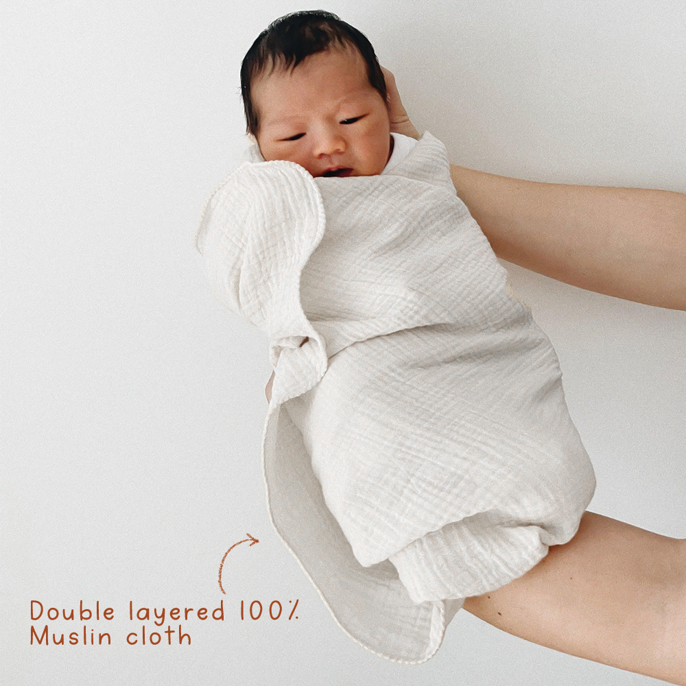 MAAKAD RATTLE WITH CREAM SWADDLE - GUBBACHHI