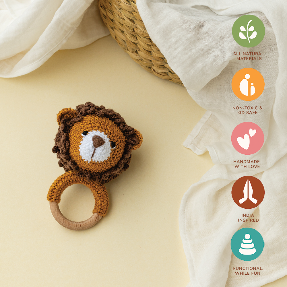 SIMHA RATTLE WITH CREAM SWADDLE - GUBBACHHI