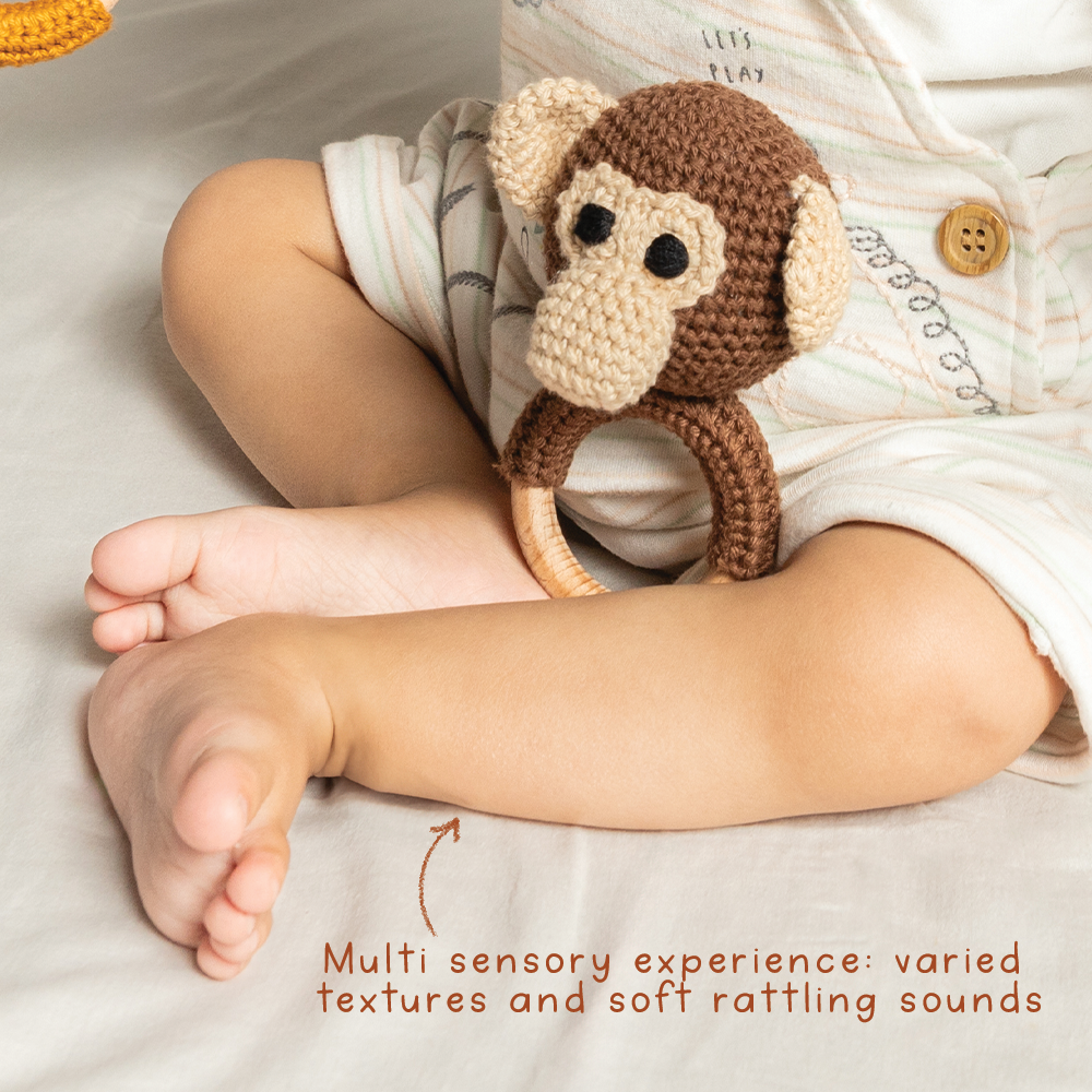 MAAKAD RATTLE & SOFT TOY WITH CREAM SWADDLE